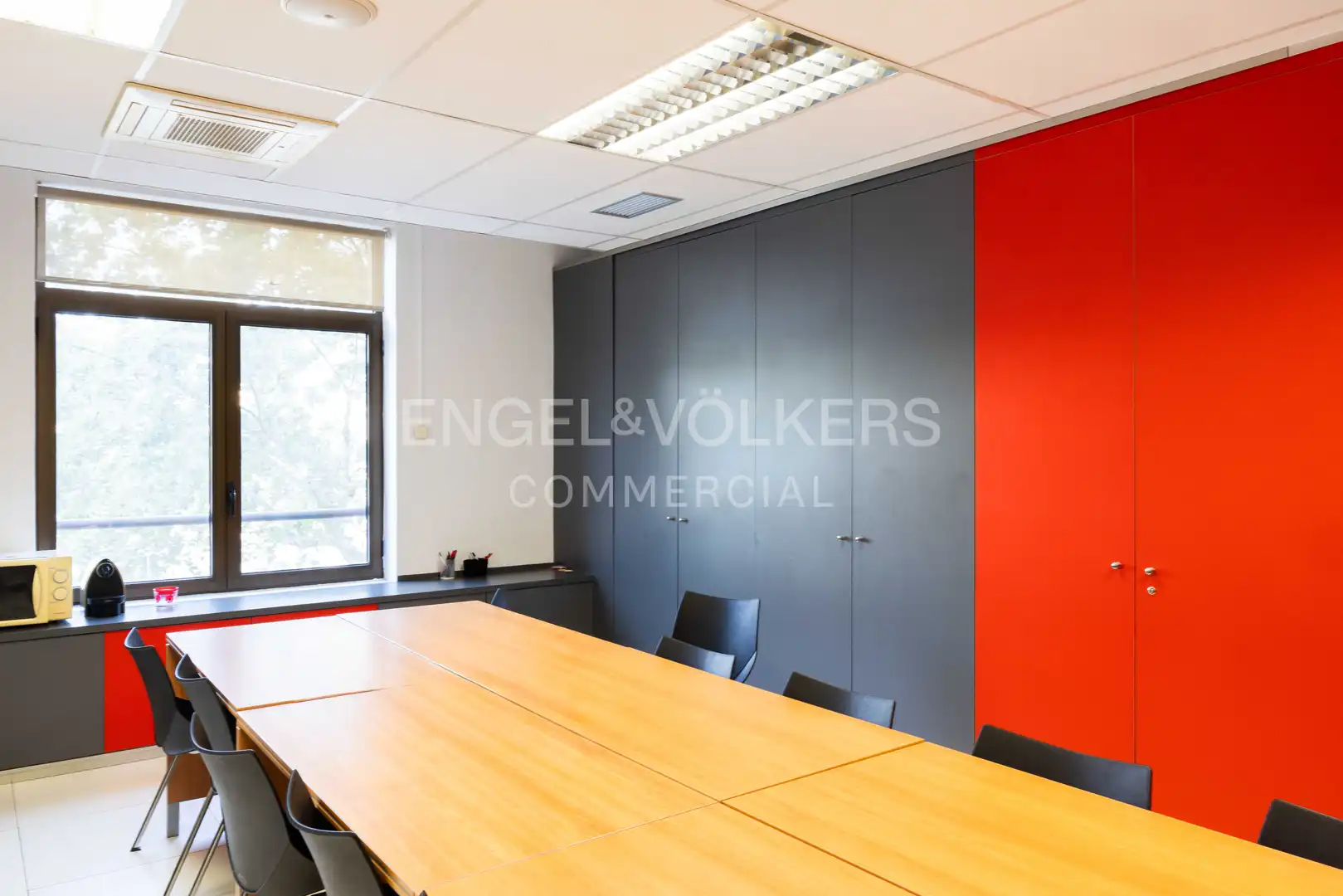 Office for rent in Barcelona  with Air Conditioner