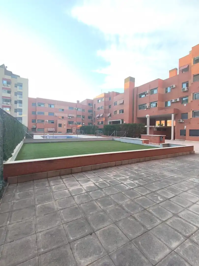 Flat with pool for sale in Calle Cardenal Vicente Enrique y Tarancón, imagen 2
