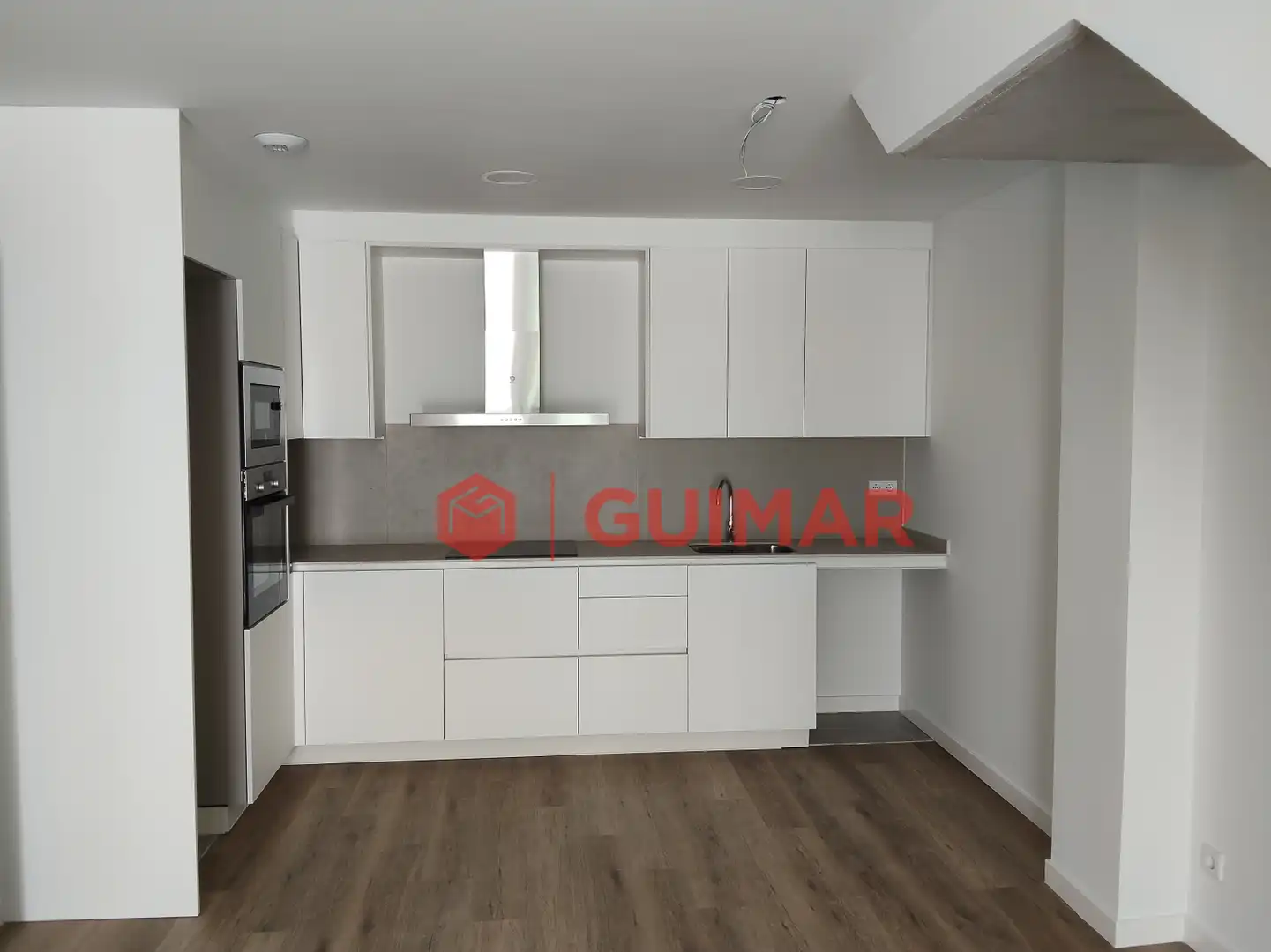 Küche von Wohnung zum Verkauf in Sant Joan Despí mit Klimaanlage, Heizung und Privatgarten