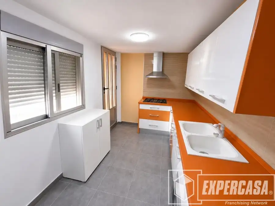 Cuina de Dúplex en venda en Chelva amb Aire condicionat i Terrassa