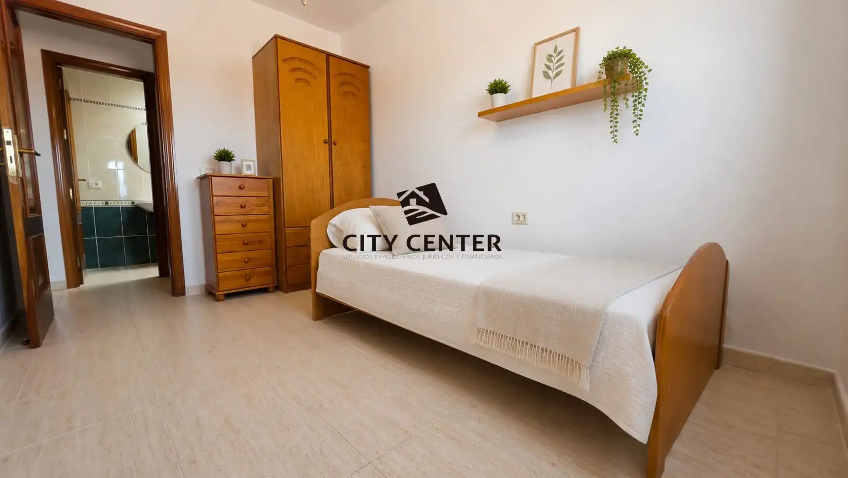 Habitación de Casa adosada en venta en Granadilla de Abona con Aire acondicionado, Terraza y Amueblado