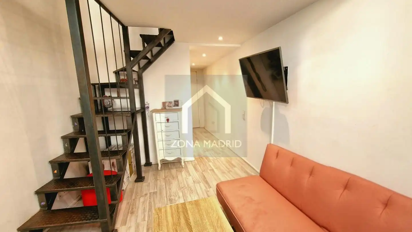 Piso en venta en Madrid con Aire acondicionado, Terraza y Amueblado