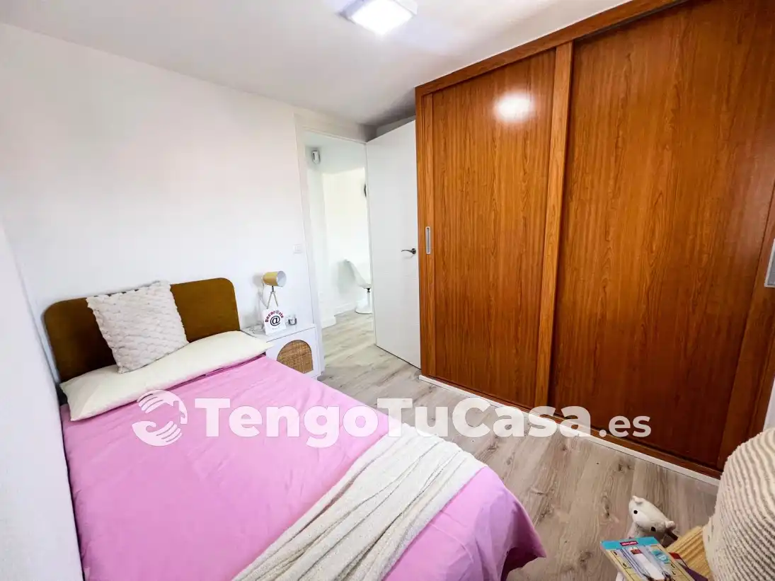 Bedroom of Flat for sale in Madrid  with Air Conditioner, Furnished and Oven