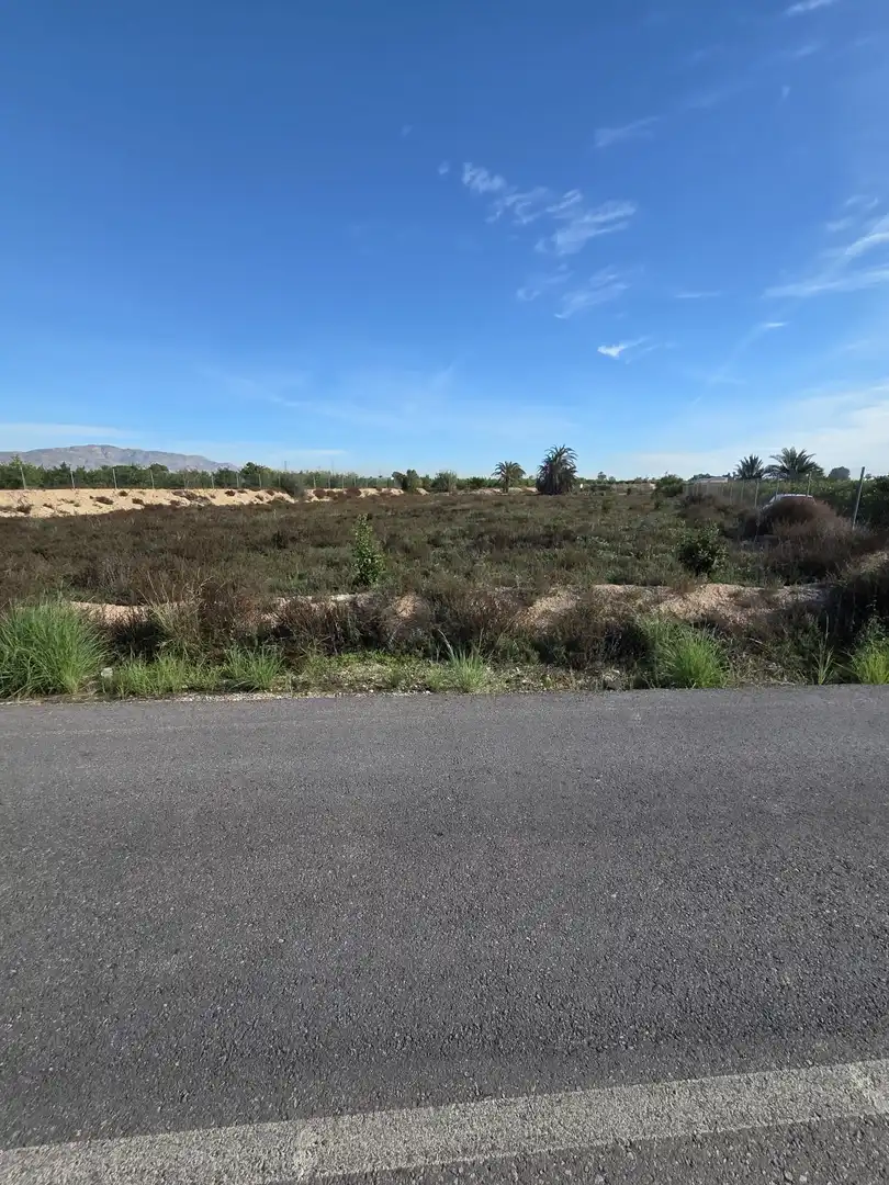 Terreno industrial en venta en Albatera