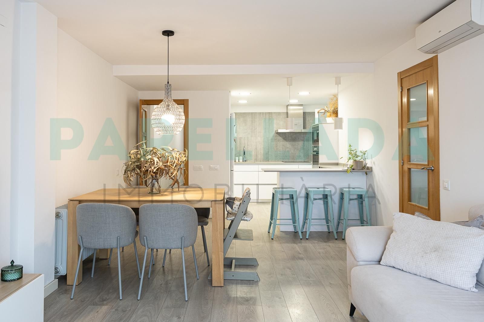 Dining room of Flat for sale in Badalona  with Air Conditioner, Heating and Parquet flooring