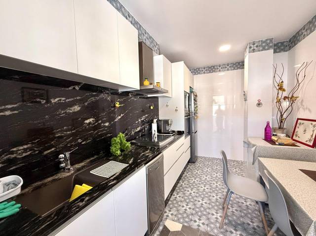 Piso en Venta en Calle SUECA, 75 en Russafa