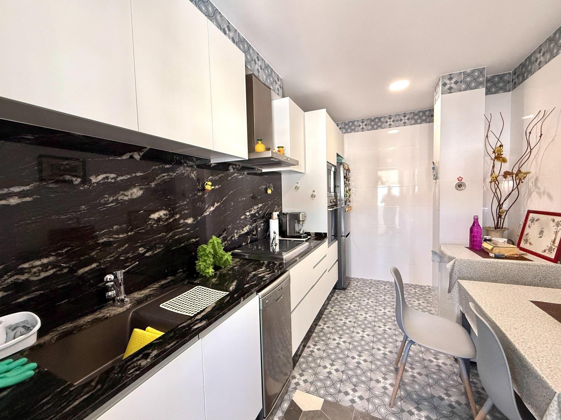 Kitchen of Flat for sale in  Valencia Capital  with Air Conditioner and Balcony