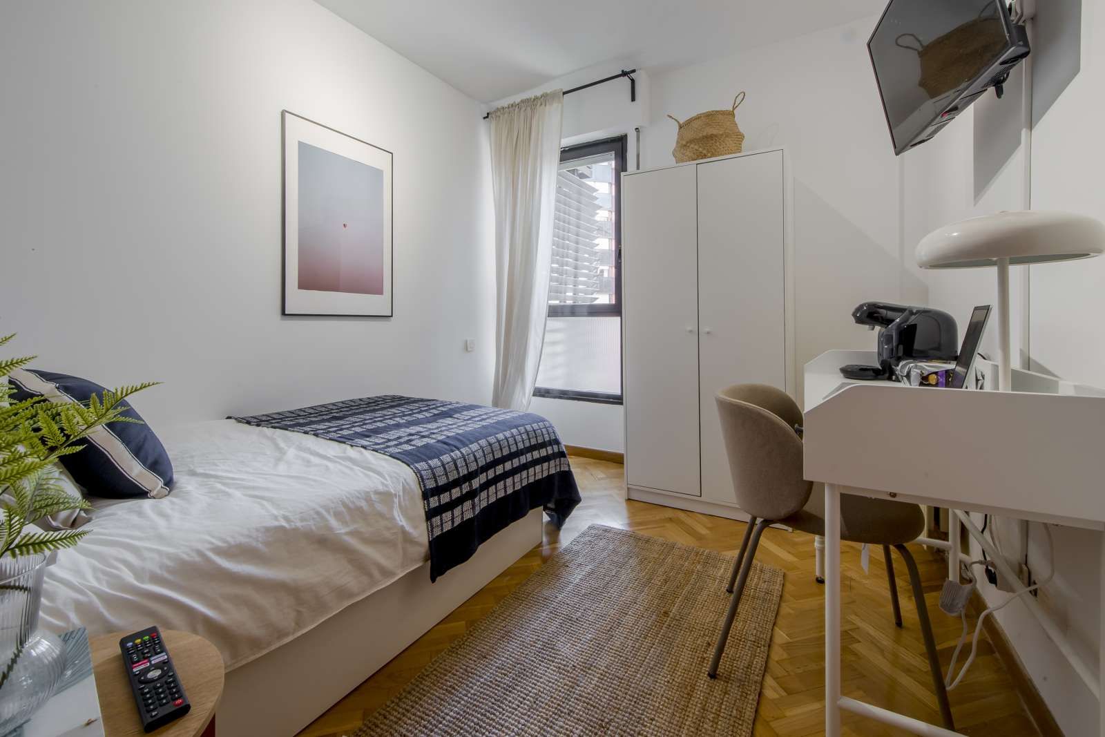 Flat to share in Estrella