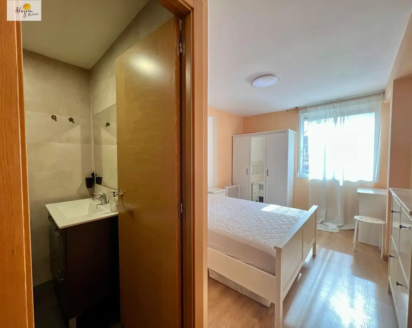 Habitación de Piso en venta en Valencia con Aire acondicionado, Terraza y Amueblado