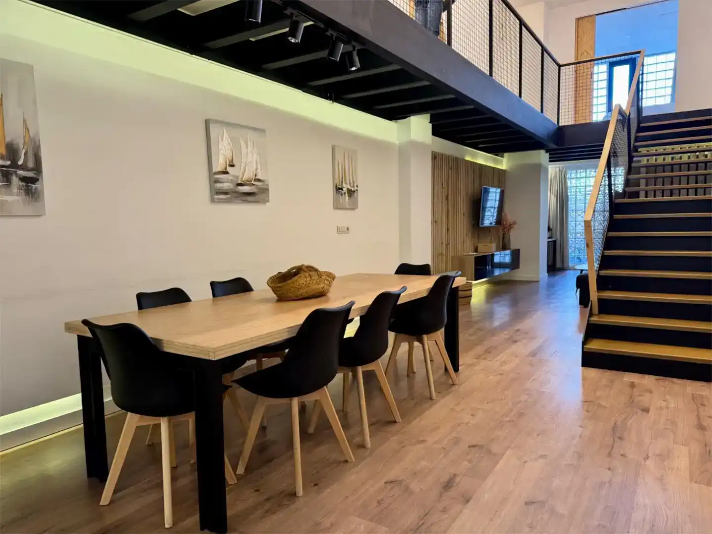 Dining room of Flat for rent in Vigo   with Parquet flooring, Storage room and Furnished