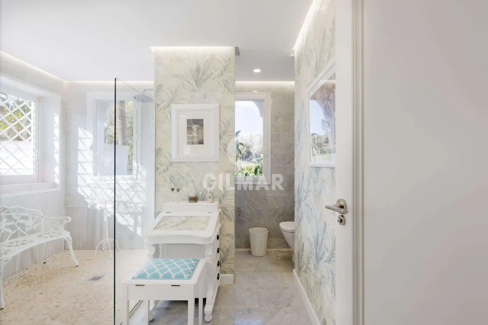 Badezimmer von Maisonette zum Verkauf in Estepona mit Heizung, Abstellraum und Balkon