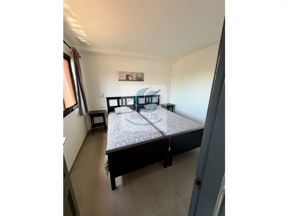 Habitación de Apartamento en venta en La Oliva con Terraza, Piscina y Amueblado