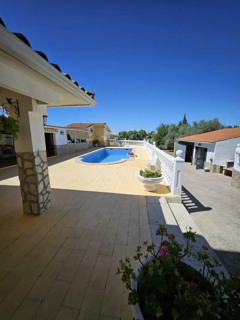 Chalet con terraza en venta en Malpartida de Cáceres, imagen 2