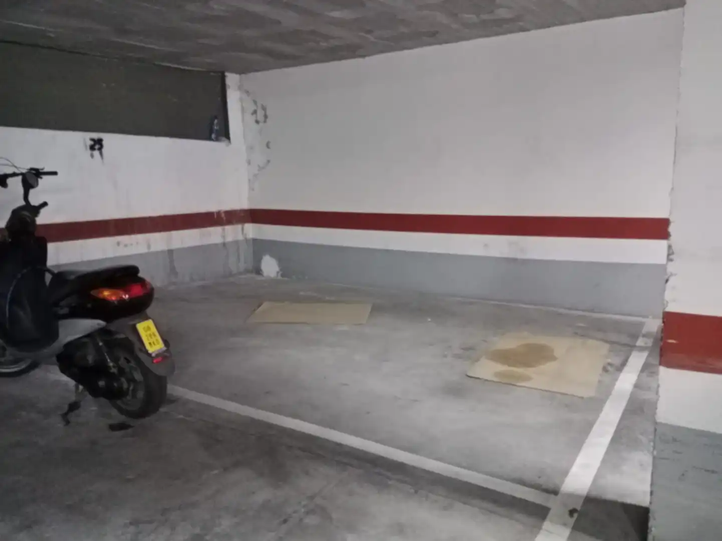 Parkplatz von Garage zum Verkauf in Aspe