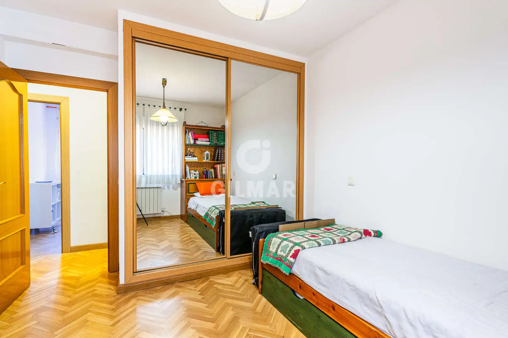 Bedroom of Houses for sale in Moraleja de Enmedio  with Heating, Private garden and Swimming Pool