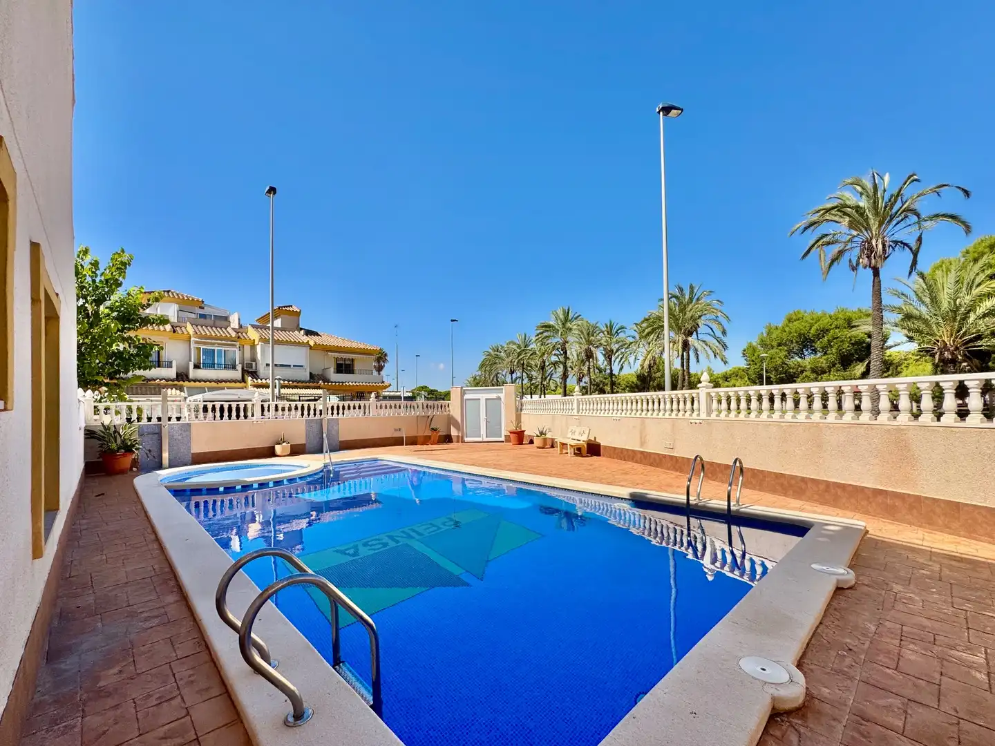 Maisonette mit Pool zum Verkauf in Santiago de la Ribera