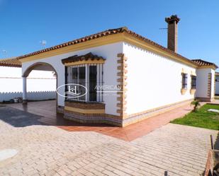 Exterior view of House or chalet for sale in Chiclana de la Frontera  with Air Conditioner and Private garden