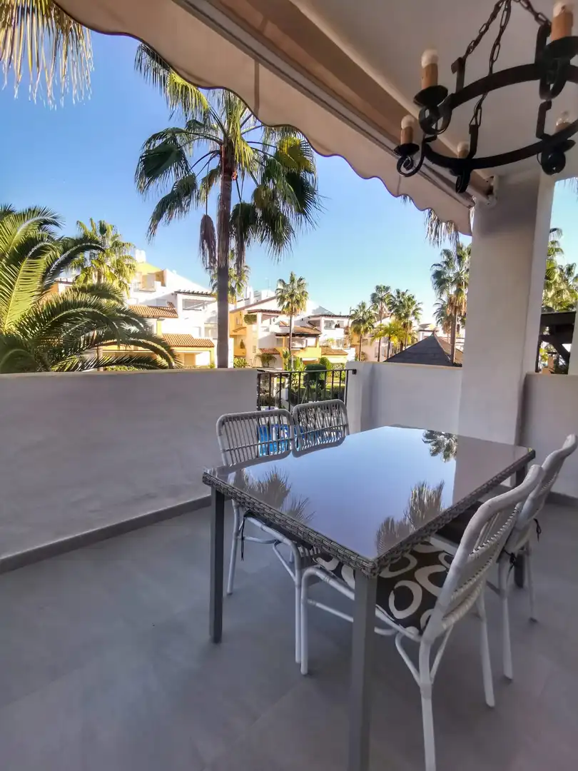 Terraza de Piso de alquiler en Marbella con Aire acondicionado, Terraza y Amueblado