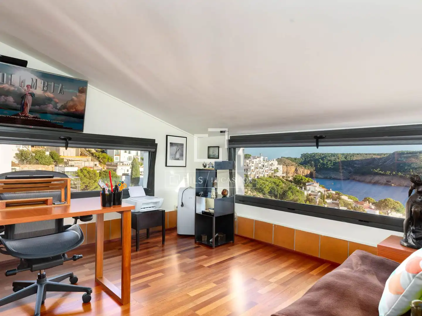 Sala de estar de Casa o chalet en venta en L'Escala con Aire acondicionado, Calefacción y Jardín privado