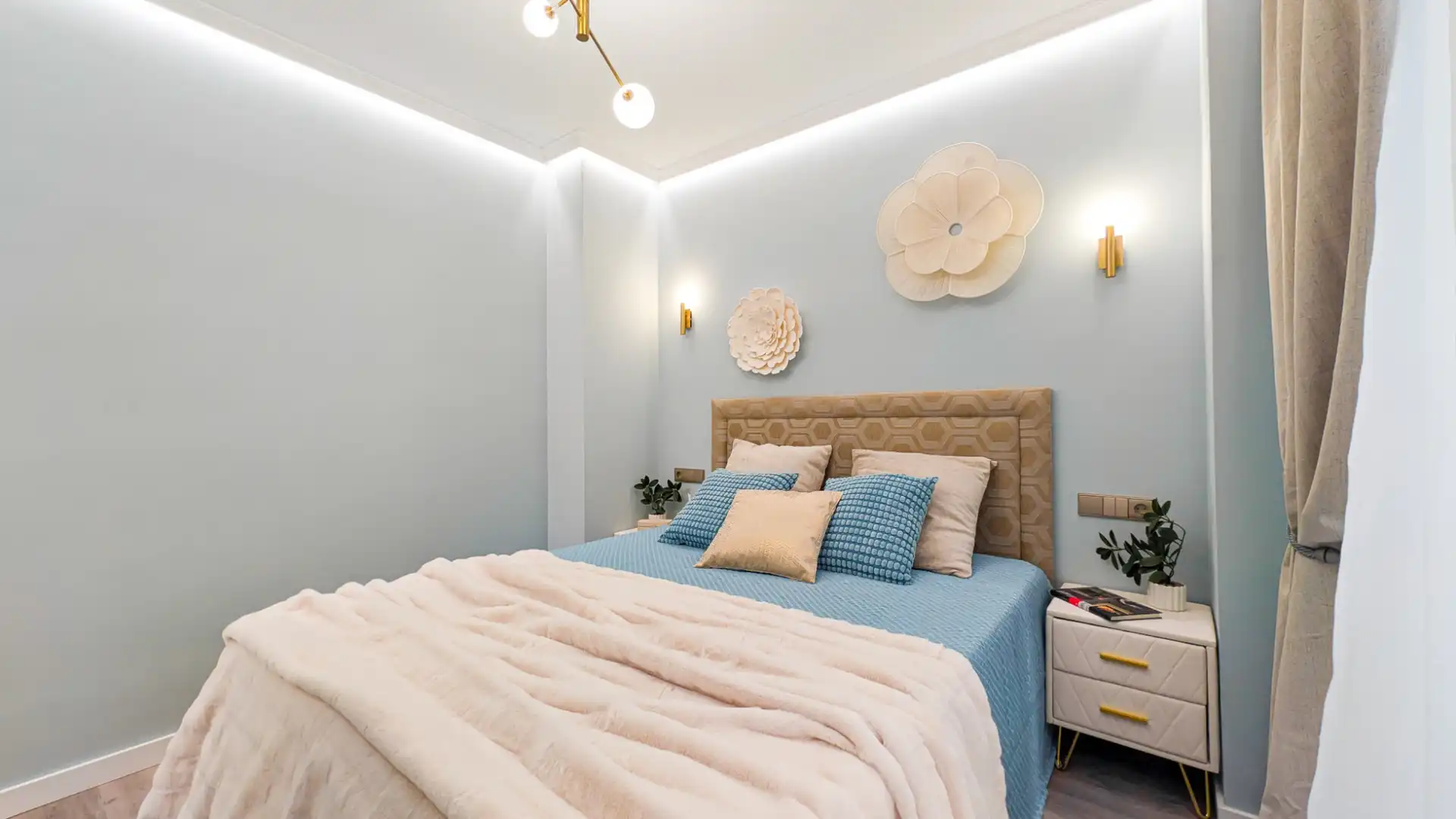 Habitación de Apartamento en venta en Torrevieja con Aire acondicionado, Terraza y Amueblado