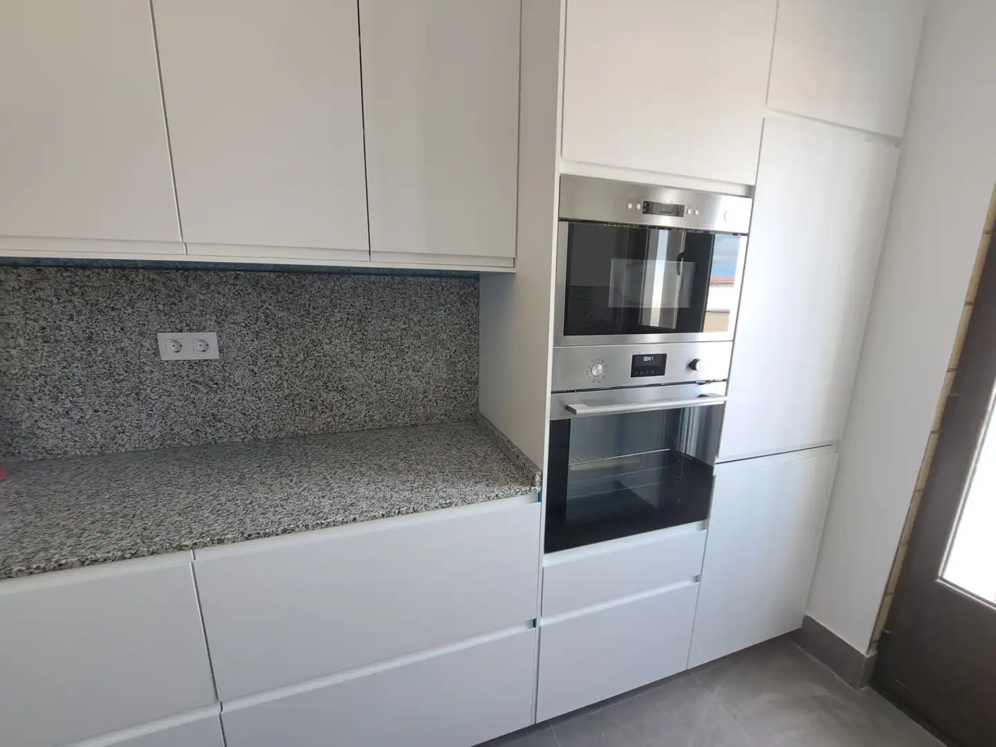 Cocina de Piso de alquiler en León Capital  con Parquet, Horno y Lavadora