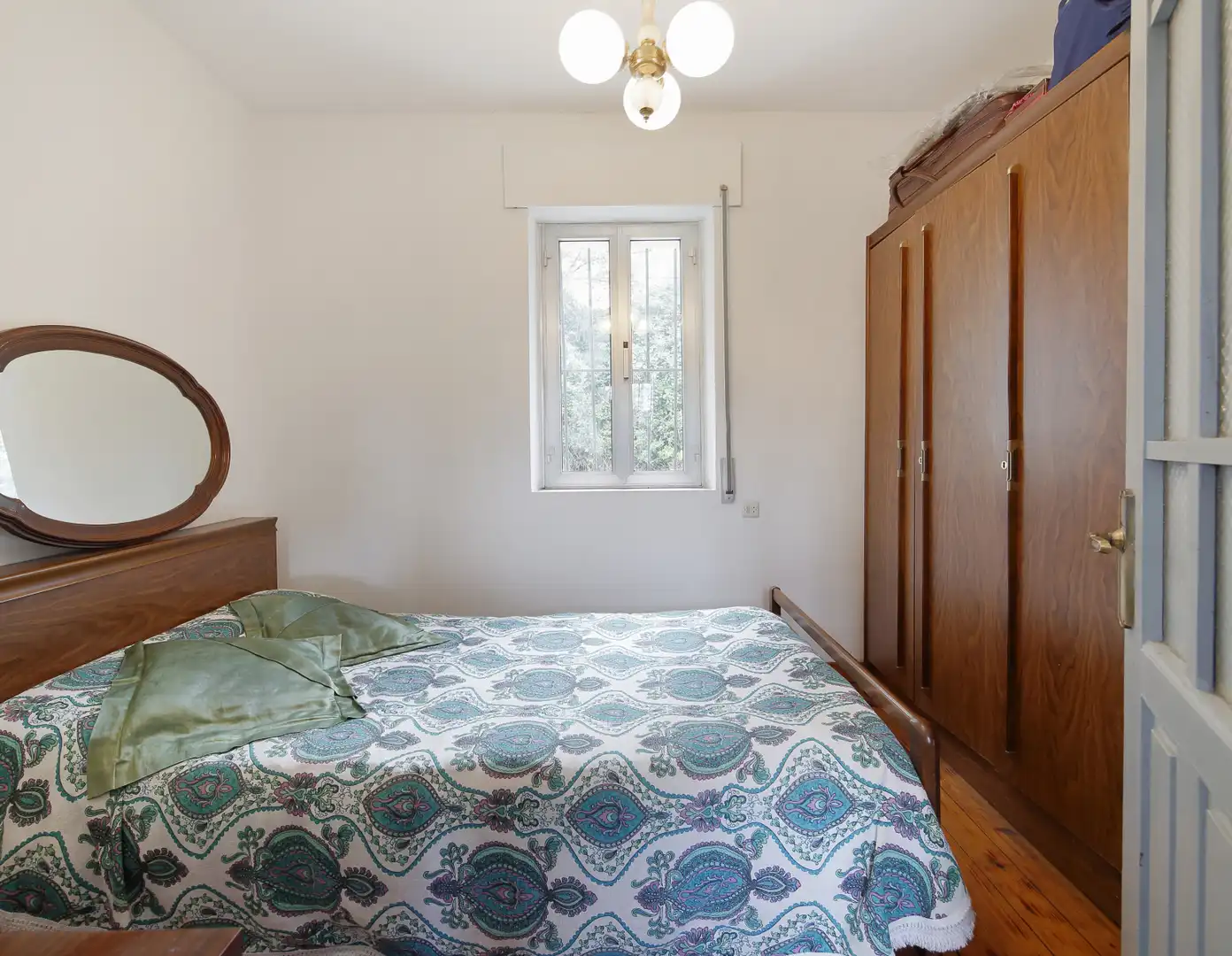 Bedroom of Houses for sale in Oviedo 