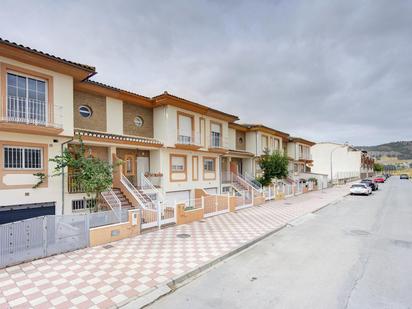 Vista exterior de Casa adosada en venda en Albolote amb Terrassa i Balcó