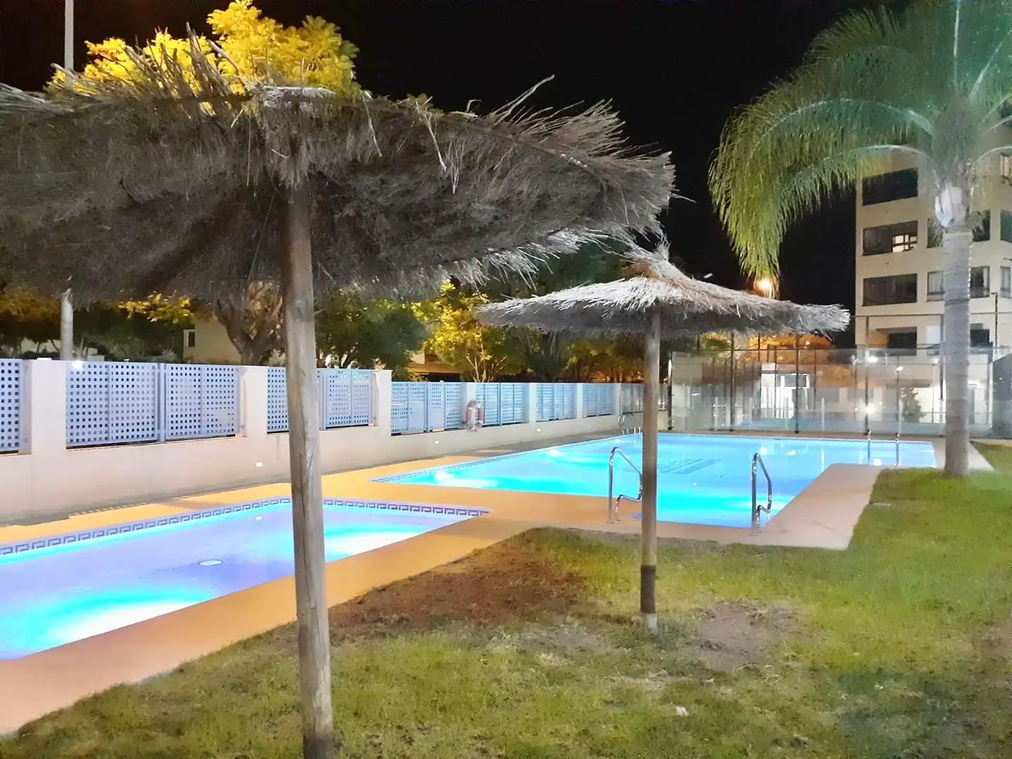 Piscina de Planta baixa de lloguer en El Campello amb Aire condicionat, Calefacció i Piscina