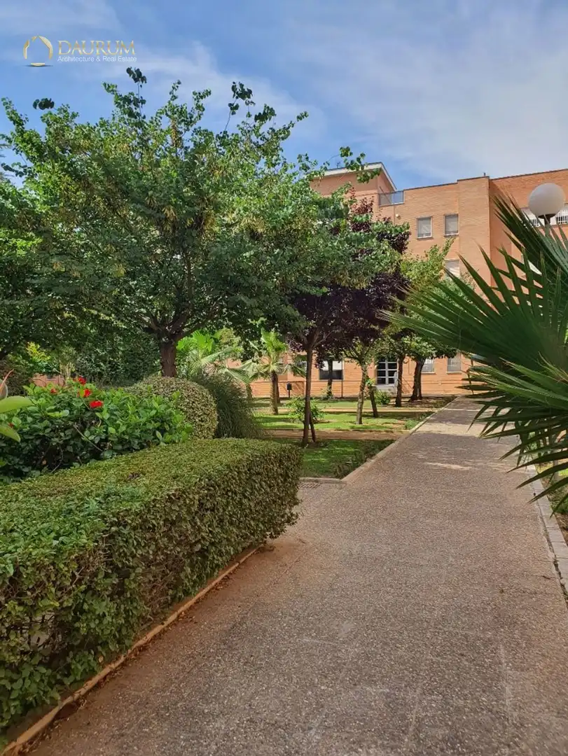 Außenansicht von Wohnung zum Verkauf in Mairena del Aljarafe mit Klimaanlage, Heizung und Abstellraum