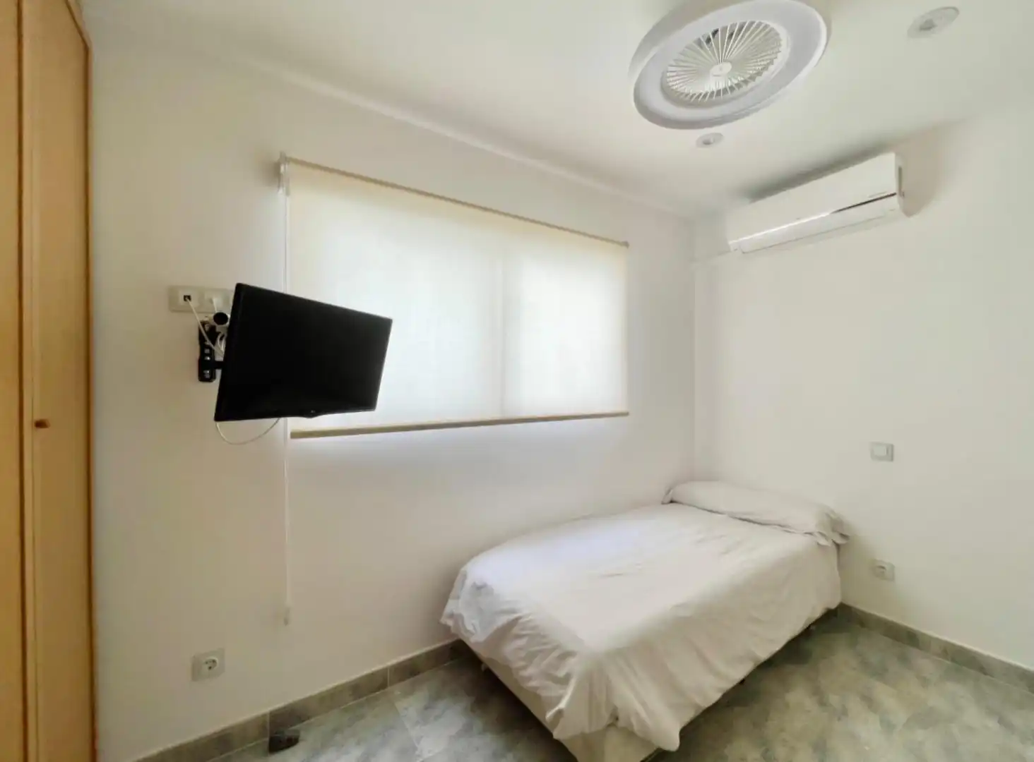 Habitación de Ático en venta en Madrid con Aire acondicionado, Terraza y Amueblado
