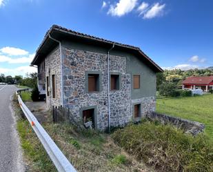 Vista exterior de Casa o xalet en venda en Piloña amb Terrassa