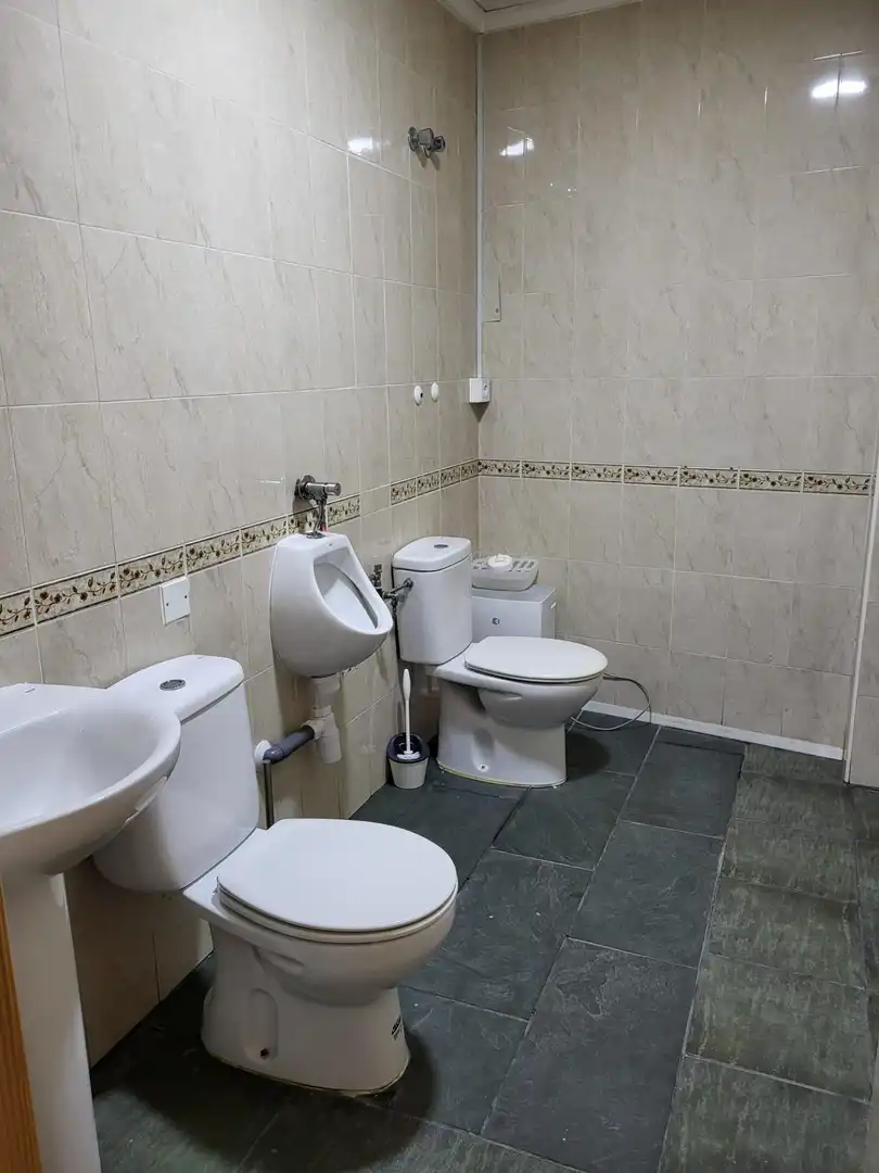 Baño de Local en venta en San Miguel de Salinas con Aire acondicionado