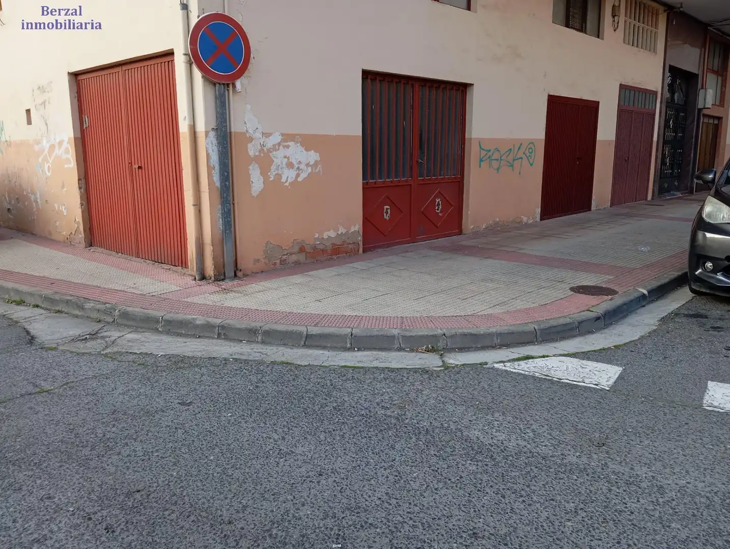 Business premises for sale in Calle DUQUES DE NAJERA