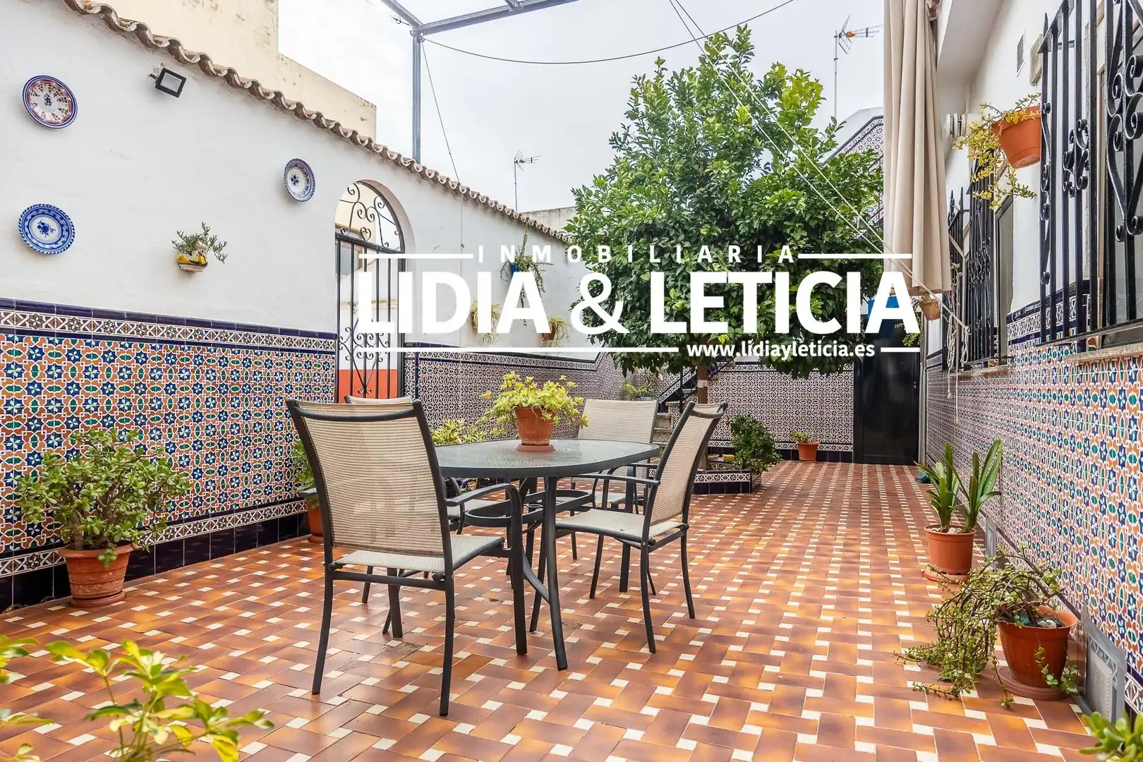Terrassa de Casa o xalet en venda en Alcalá de Guadaira amb Aire condicionat, Jardí privat i Terrassa