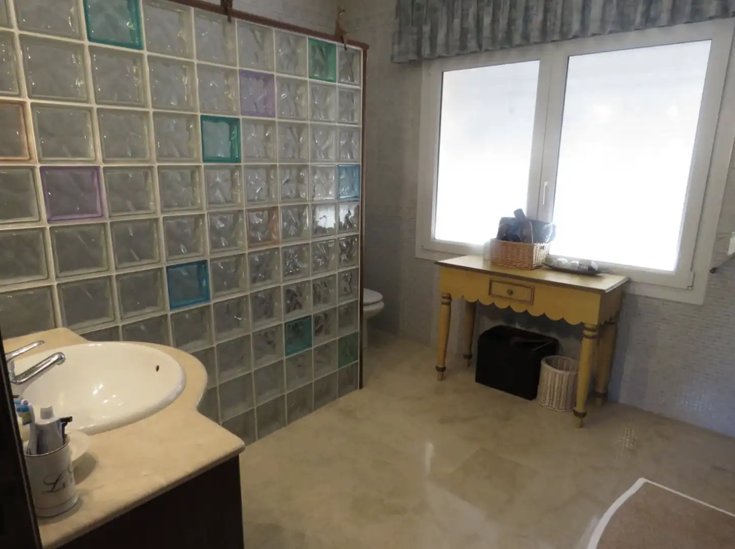 Baño de Casa o chalet en venta en Benahavís con Aire acondicionado, Calefacción y Jardín privado