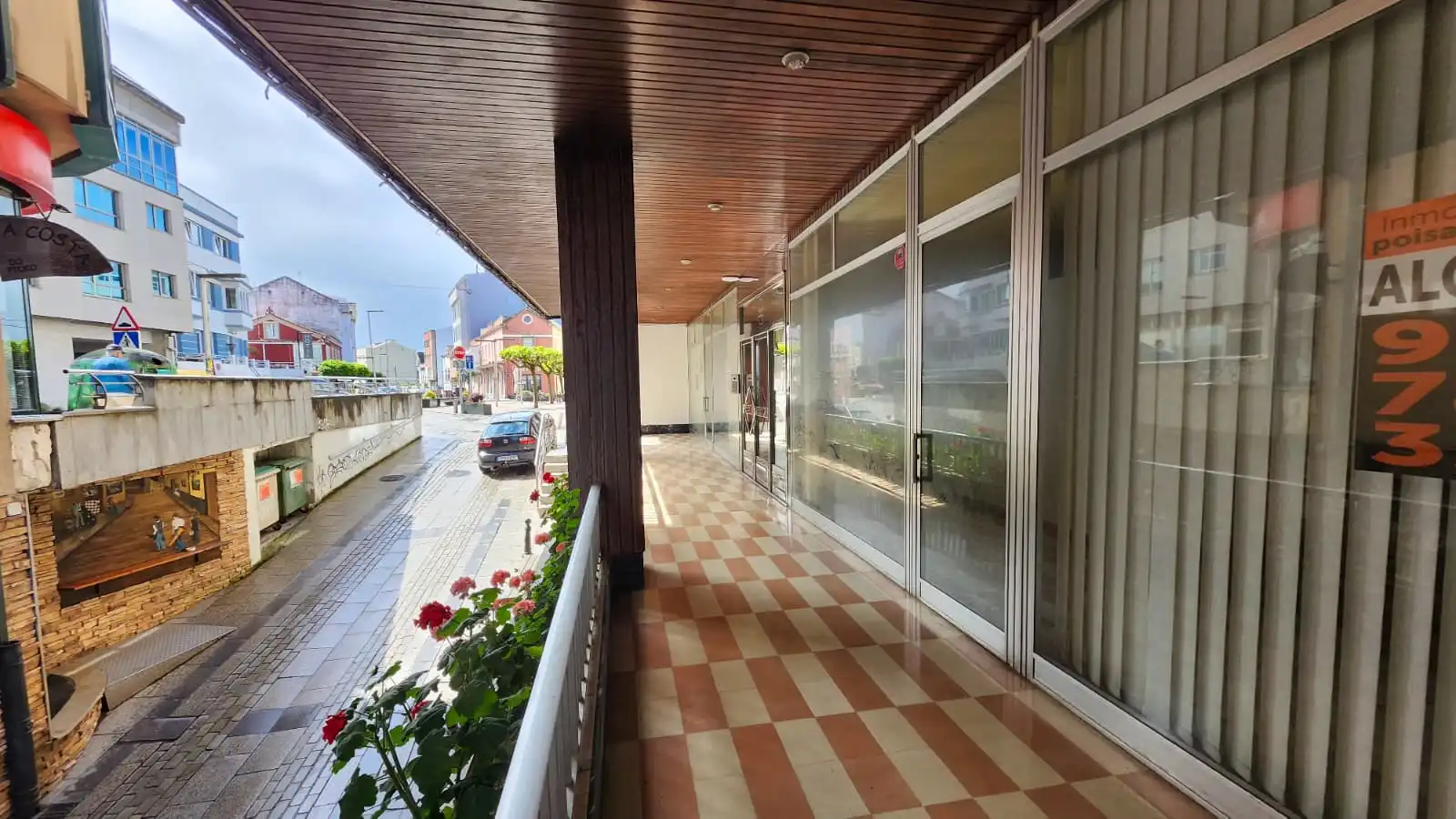 Commercial properties for rent in Miño