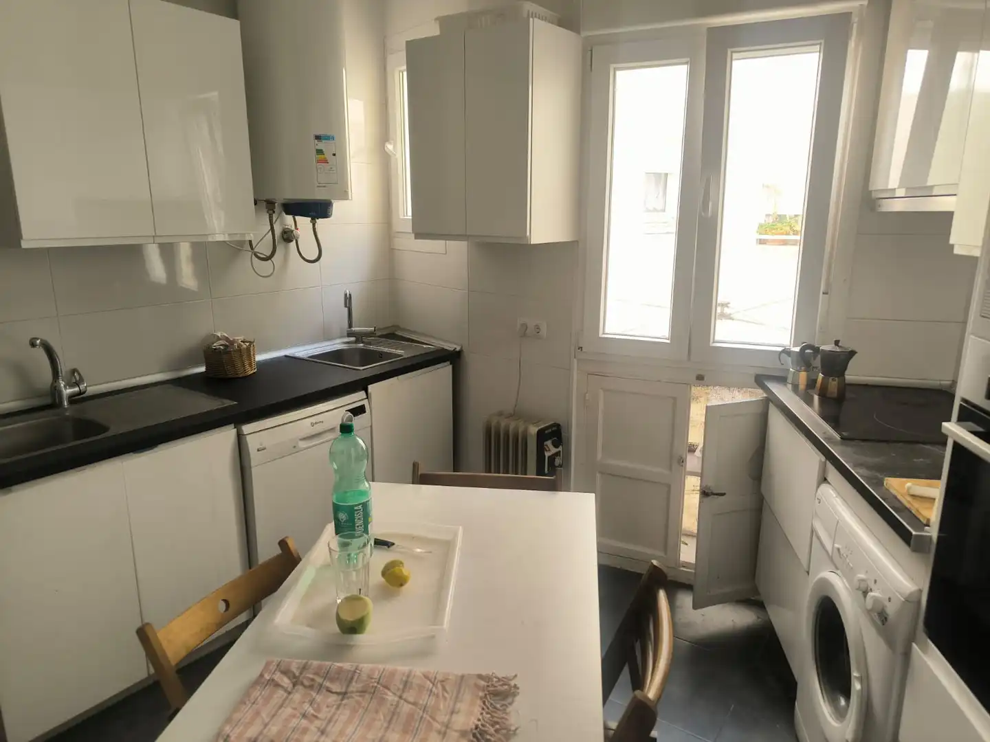 Cuina de Pis de lloguer en Madrid amb Aire condicionat, Calefacció i Parquet