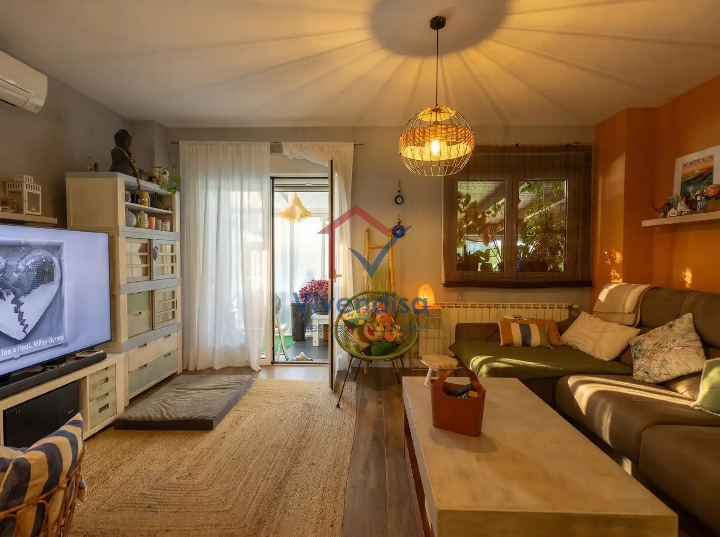 Sala d'estar de Casa adosada en venda en Cabanillas del Campo amb Aire condicionat, Calefacció i Terrassa
