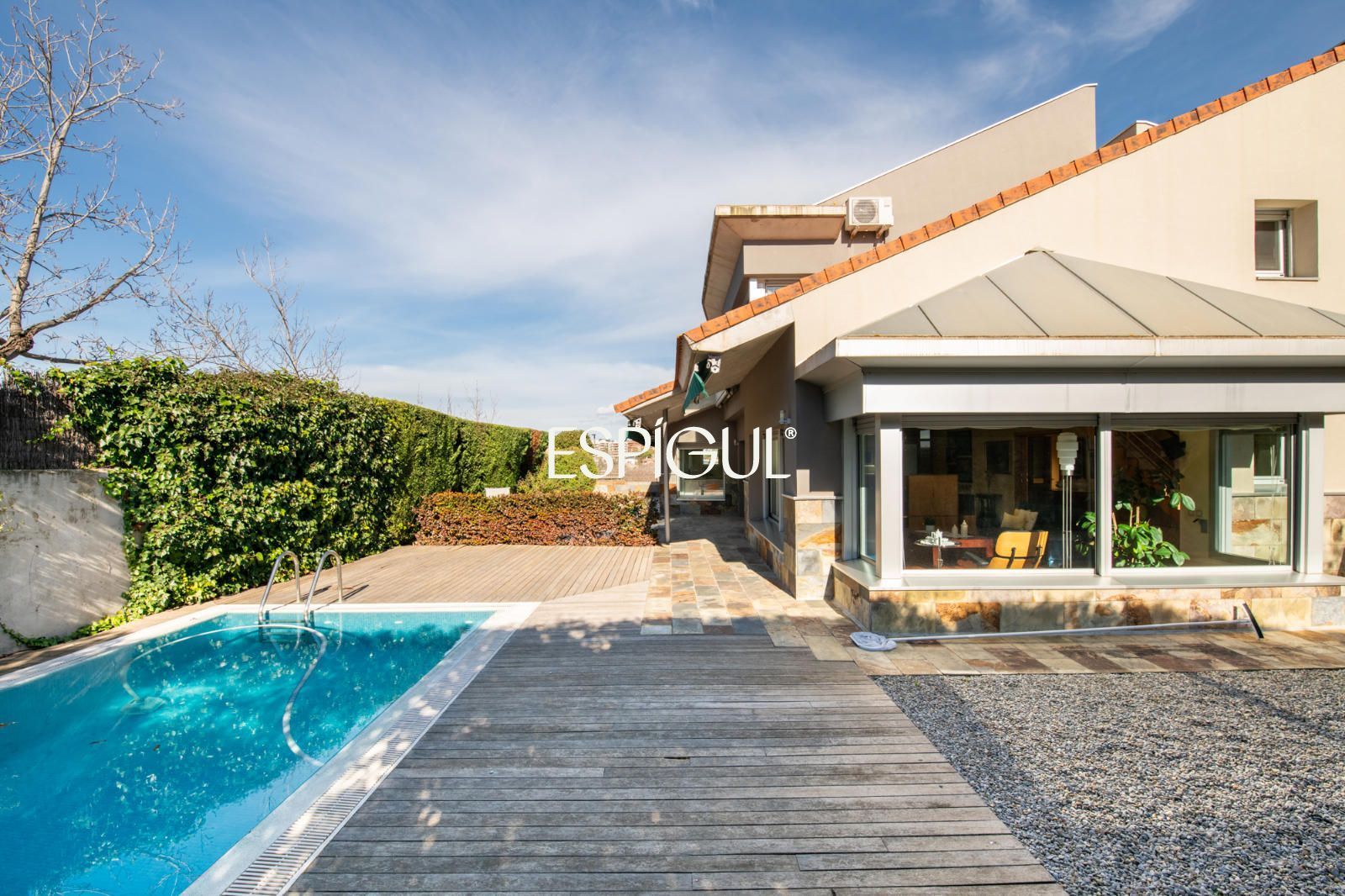 Swimming pool of Houses for sale in Sant Cugat del Vallès  with Air Conditioner, Heating and Parquet flooring