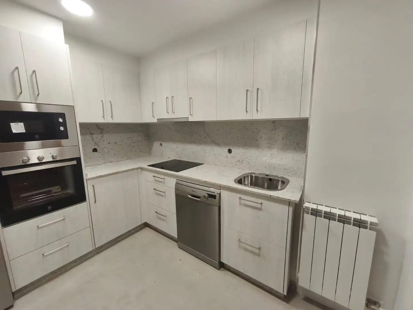 Cocina de Piso en venta en Ourense Capital  con Calefacción, Parquet y Horno