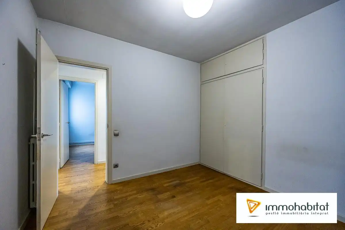 Piso en venta en Sabadell con Aire acondicionado, Calefacción y Parquet