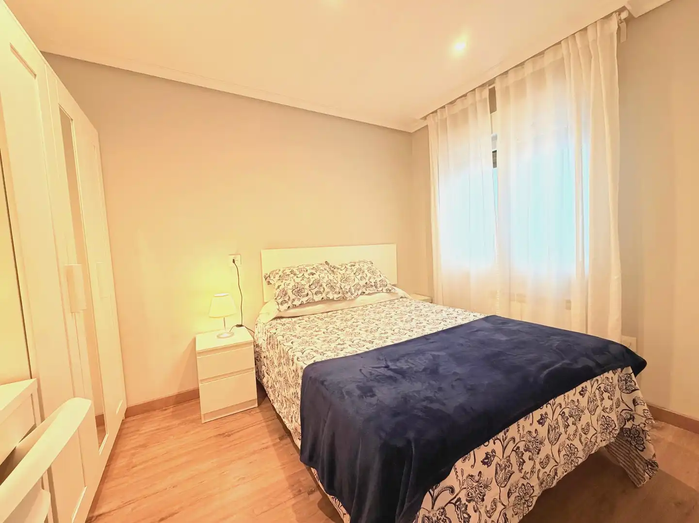 Habitación de Piso en venta en Gijón  con Calefacción y Amueblado