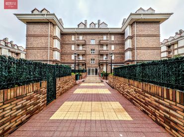Apartment with balcony for sale in Ris