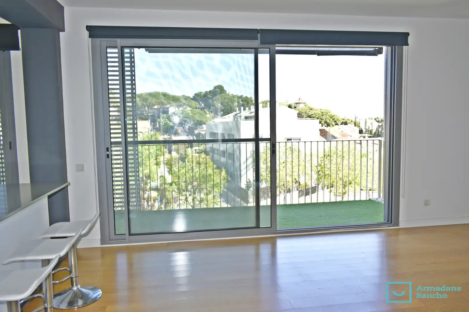 Balcony of Duplexes for rent in Tiana  with Air Conditioner, Parquet flooring and Terrace