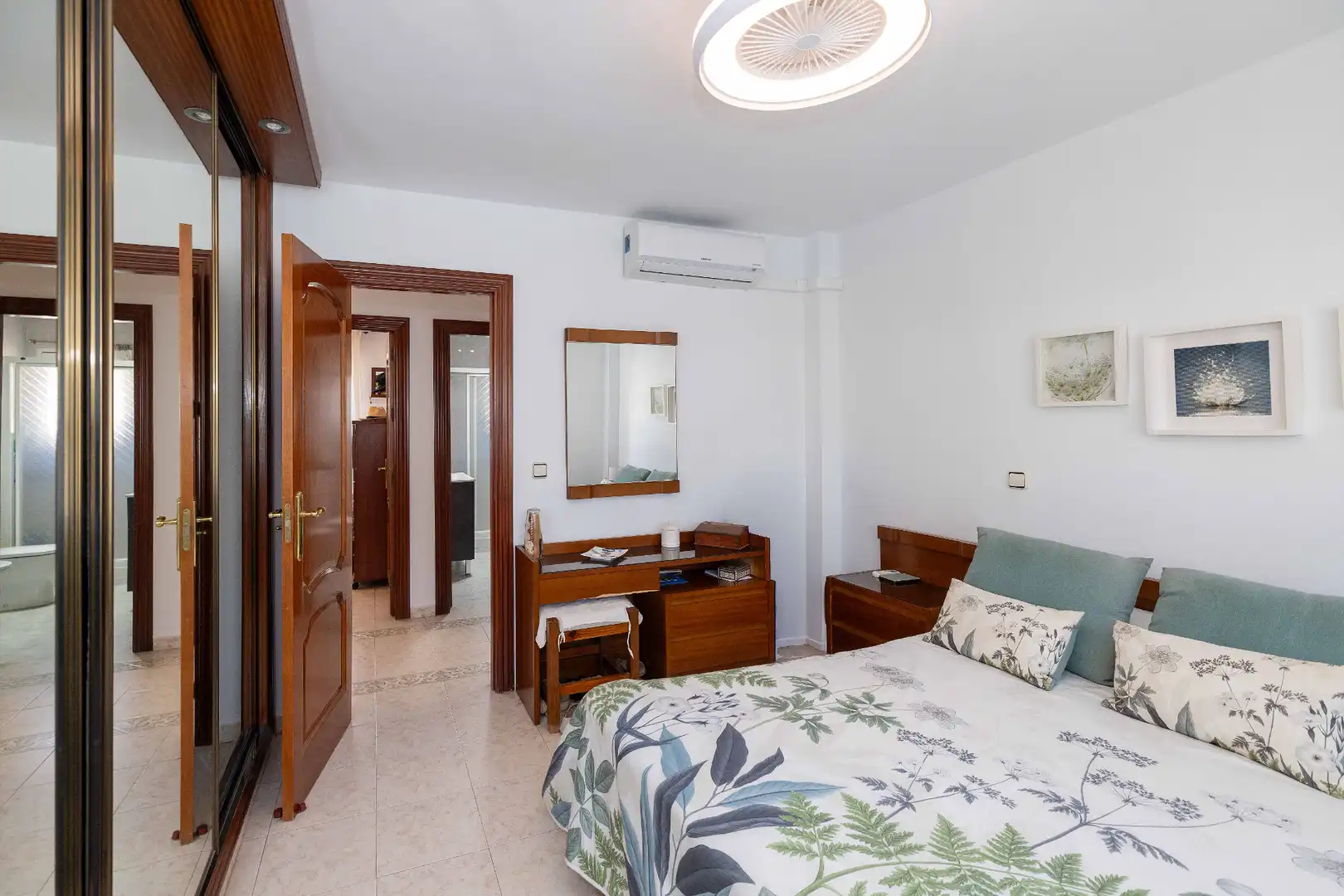 Dormitori de Casa o xalet en venda en Málaga amb Aire condicionat, Calefacció i Jardí privat