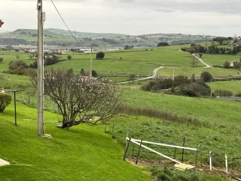 Casa o chalet en venta en Miengo con Calefacción y Trastero