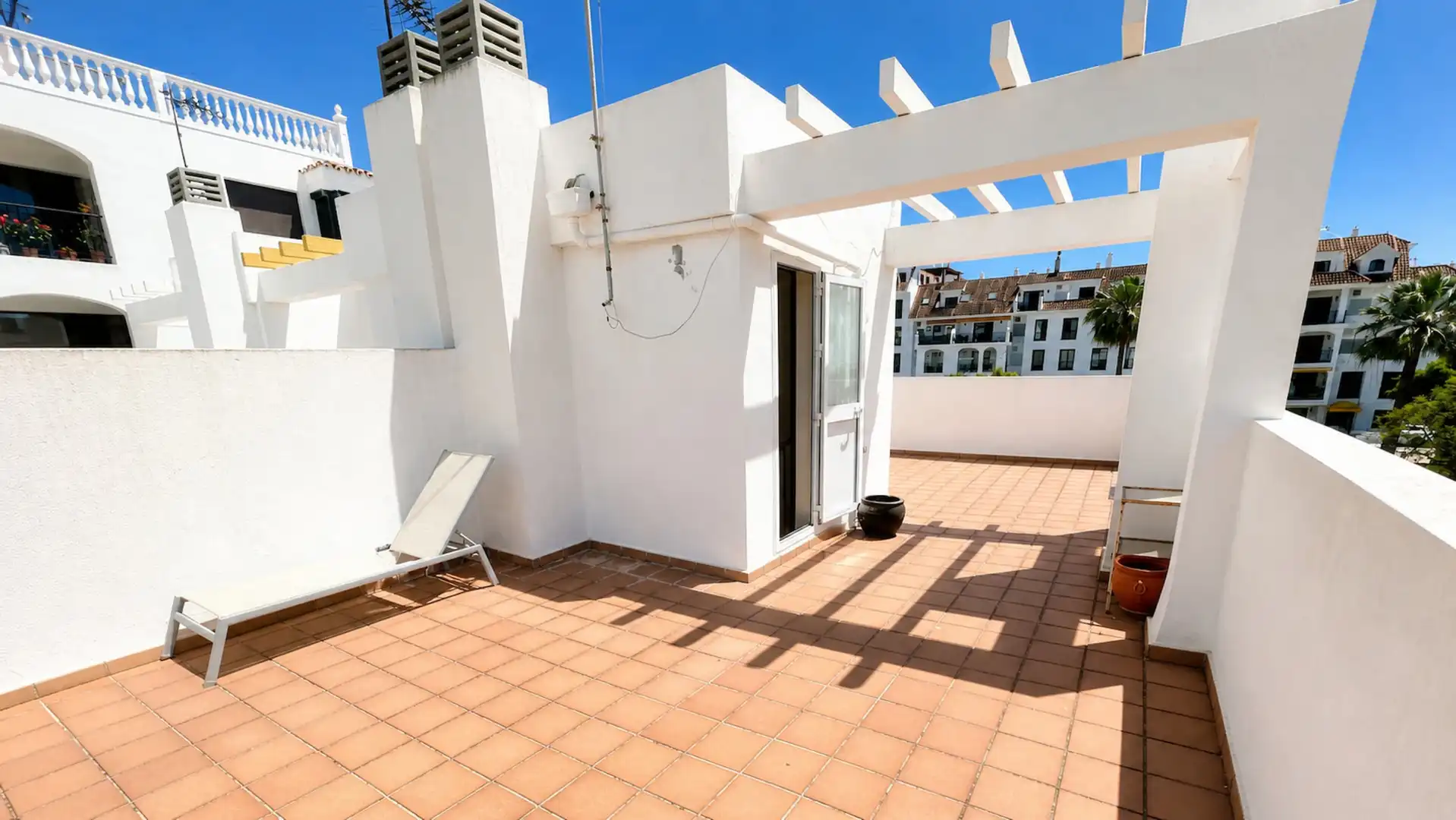 Adossat amb jardí en venda a Puerto de la Duquesa, imagen 13