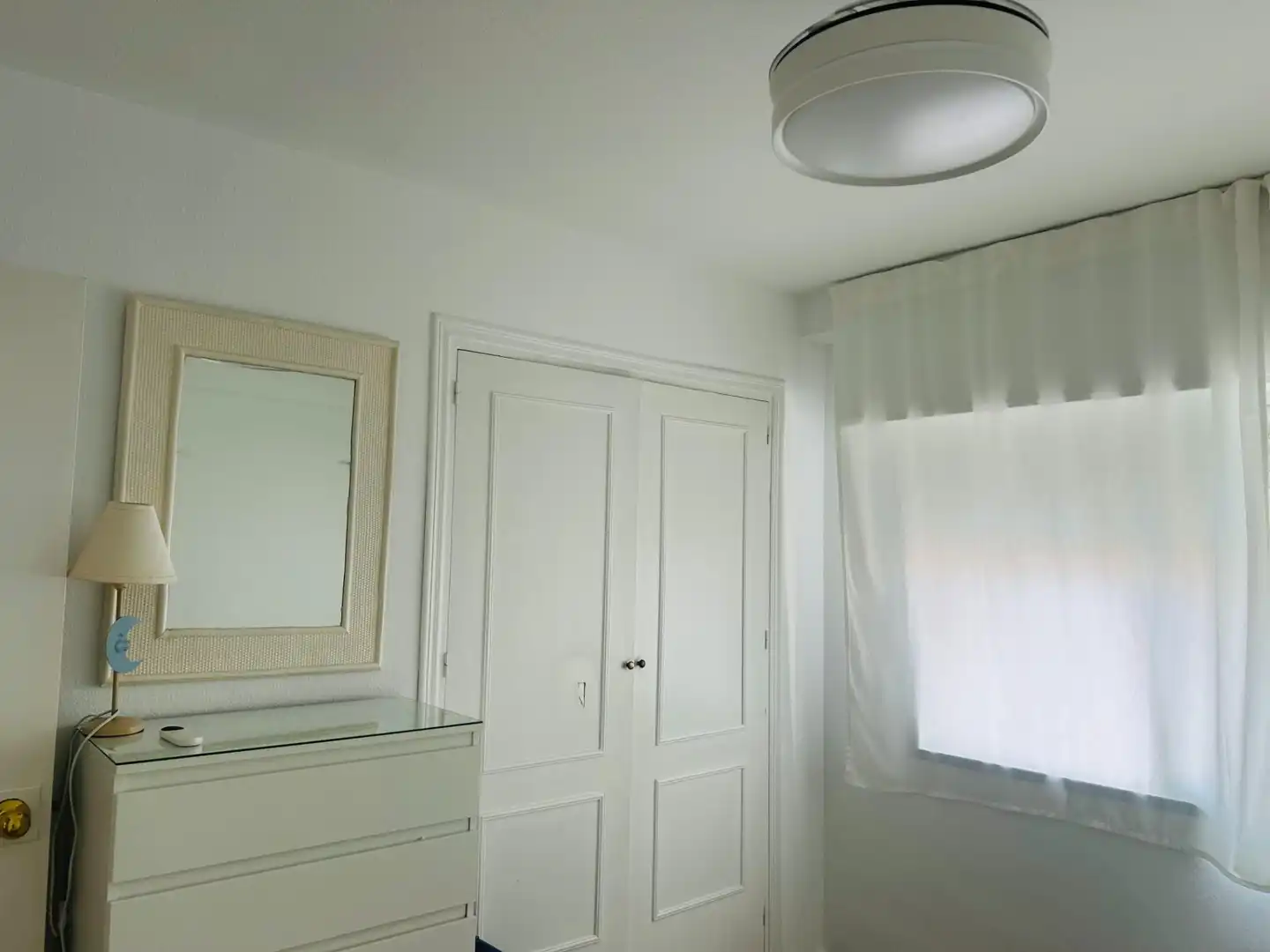 Schlafzimmer von Wohnungen zur Miete in Fuengirola mit Klimaanlage, Terrasse und Möbliert