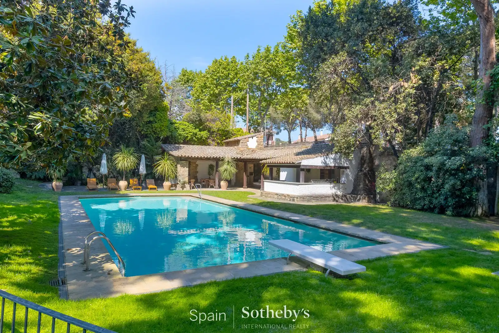Exterior view of Country homes for sale in Premià de Dalt  with Air Conditioner, Heating and Private garden