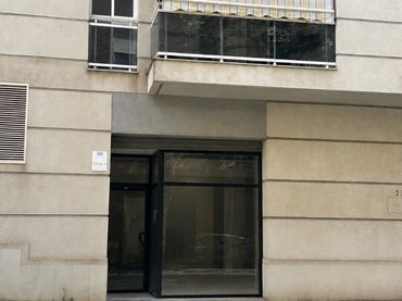 Local comercial en alquiler en Carrer de Francesc Pérez Dolç 18